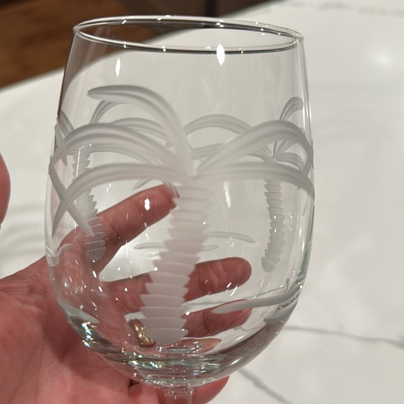 Late 20th Century Rolf Palm Tree Etched Glass Wine Glasses- Set of 4 - Picture 3 of 6
